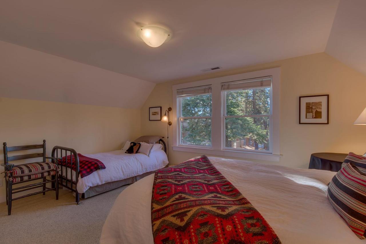 Vanni House - Classic Tahoe Style 2 Bedroom - Sleeps 6 - Hot Tub - Near Palisades & Downtown Tahoe City Exterior photo